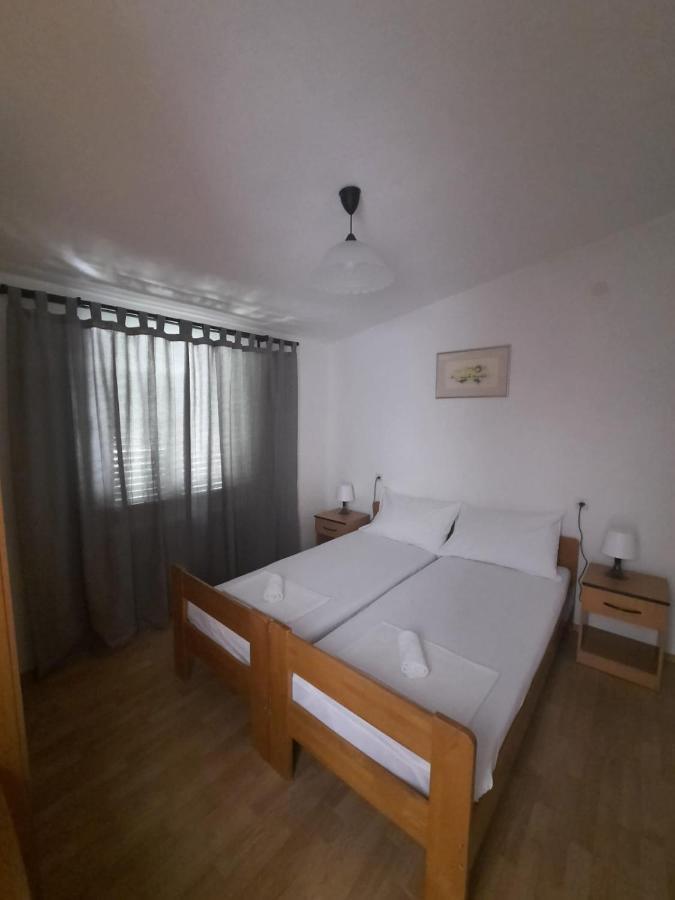 Apartments Keti Pag Town Exterior photo